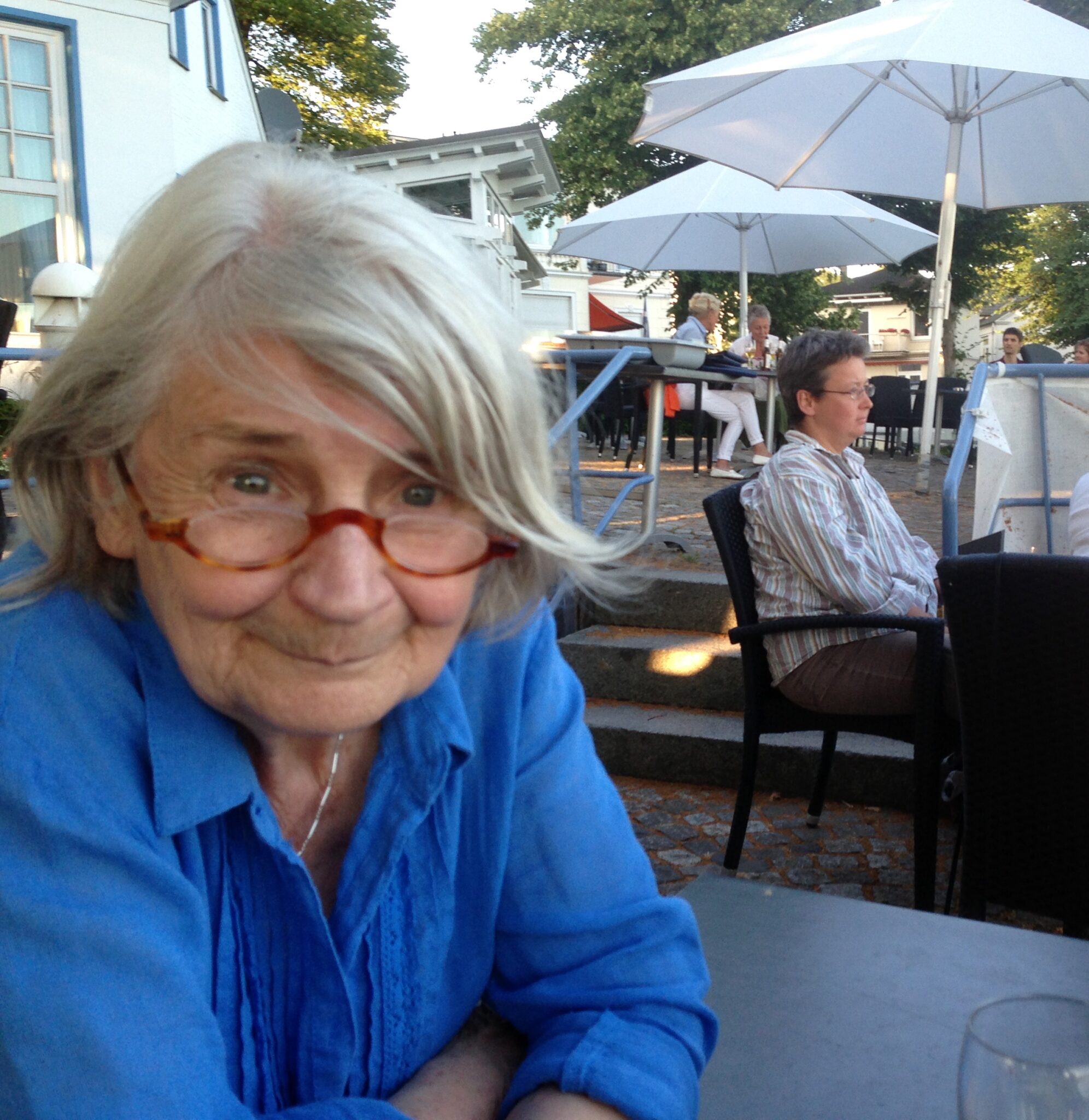 Am 08.11.2022 ist Dr Luise Lutz mit 91 Jahren gestorben Bletz.lu